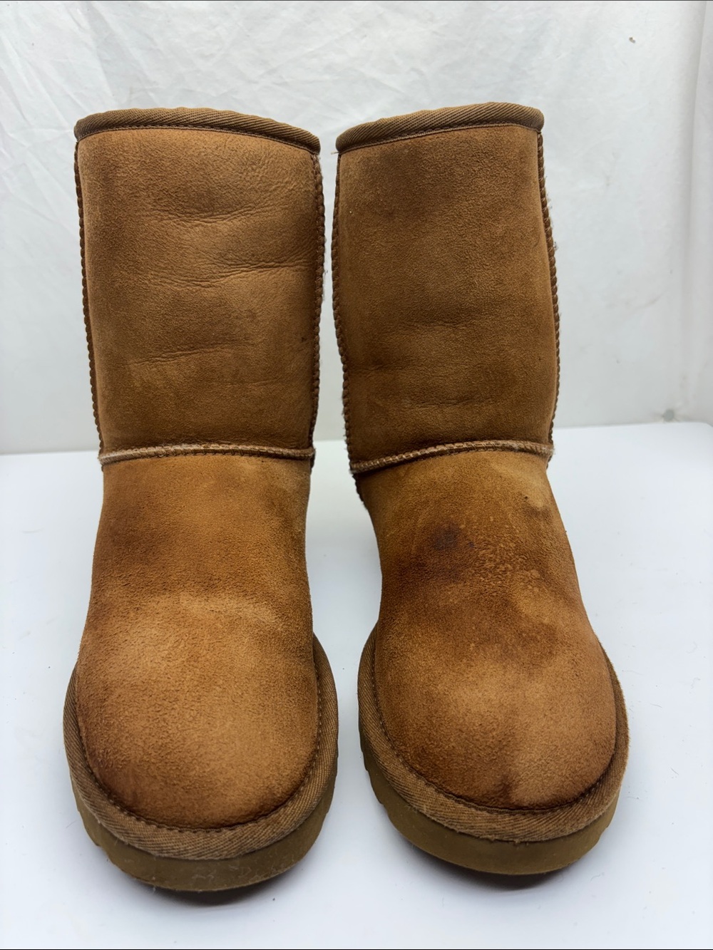 UGG Classic Short Boots, women’s size 8, box 76